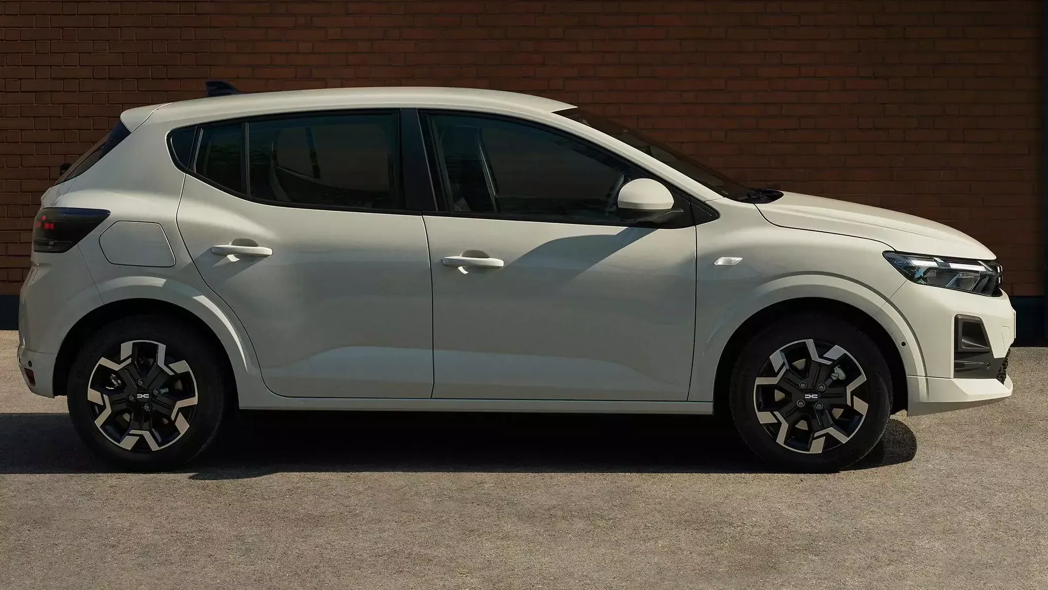 dacia-sandero-petrol-rental-berkane
